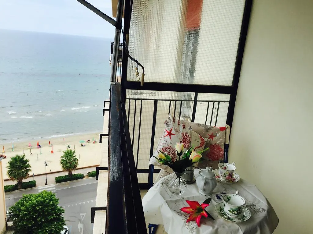 Silvinia Apartament Apartment Follonica